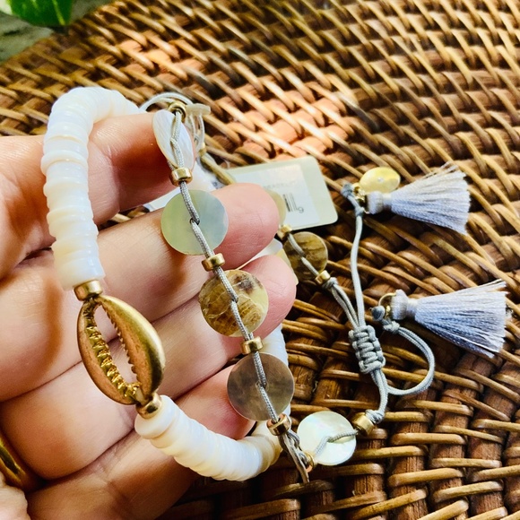 TOMMY BAHAMA BRACELETS NWT -2 STRAND. SHELL /MOP/STACK  TASSEL ACCENT ADJUSTABLE - Picture 5 of 10